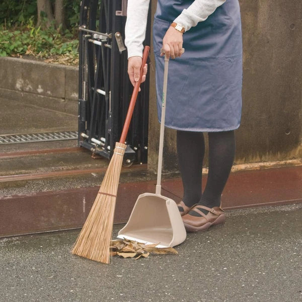 Azuma Industrial Masterpiece Garden Chillitore Self-standing broom and dustpan s